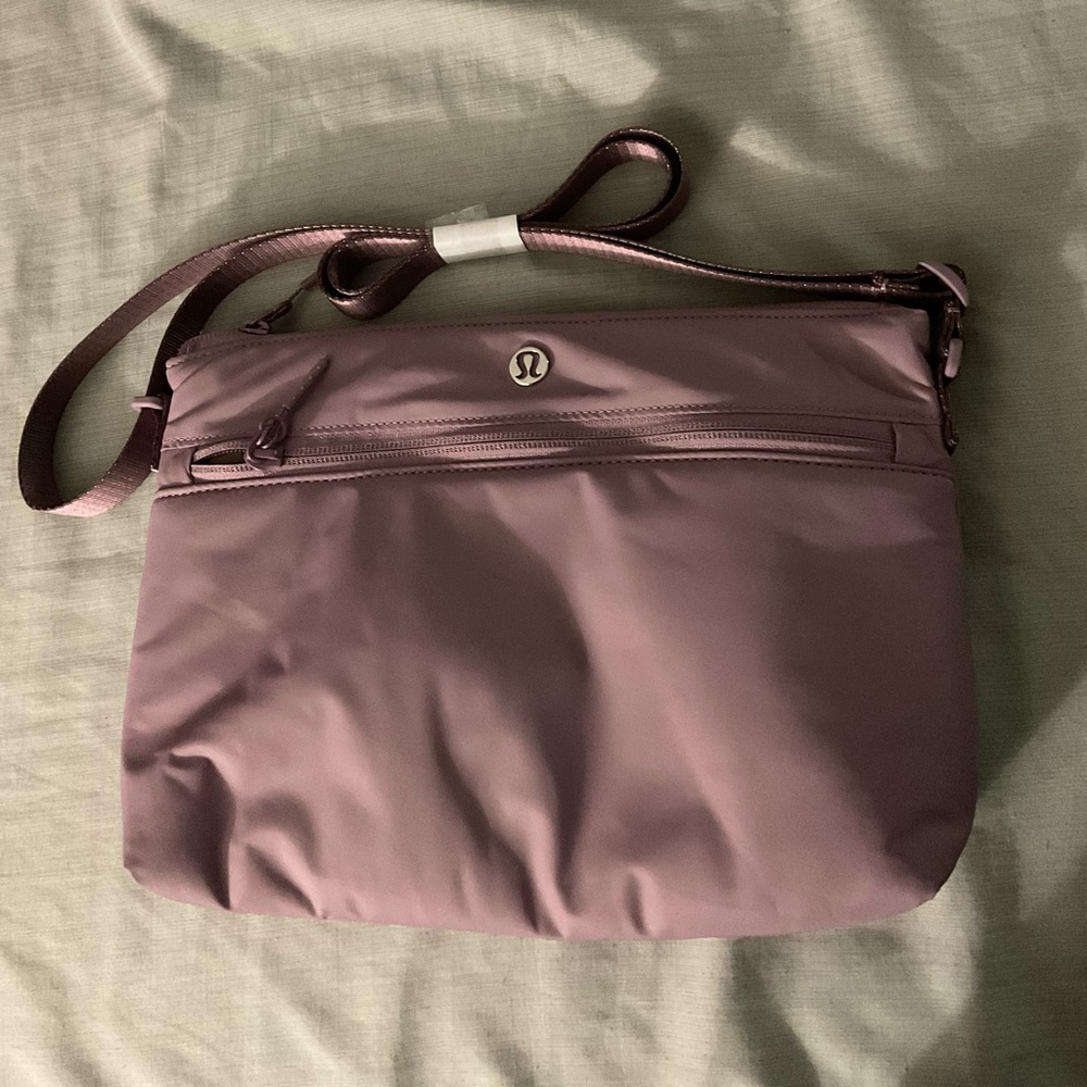 lululemon athletica Women's Lavender Lux Crossbody Bag - Picture 4 of 9